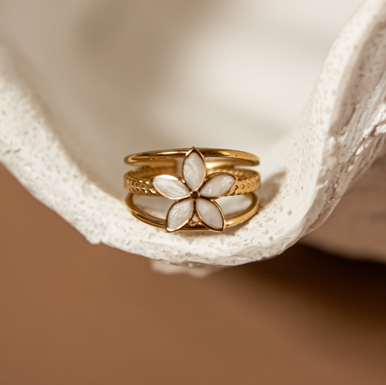 OPAL FLOWER RING