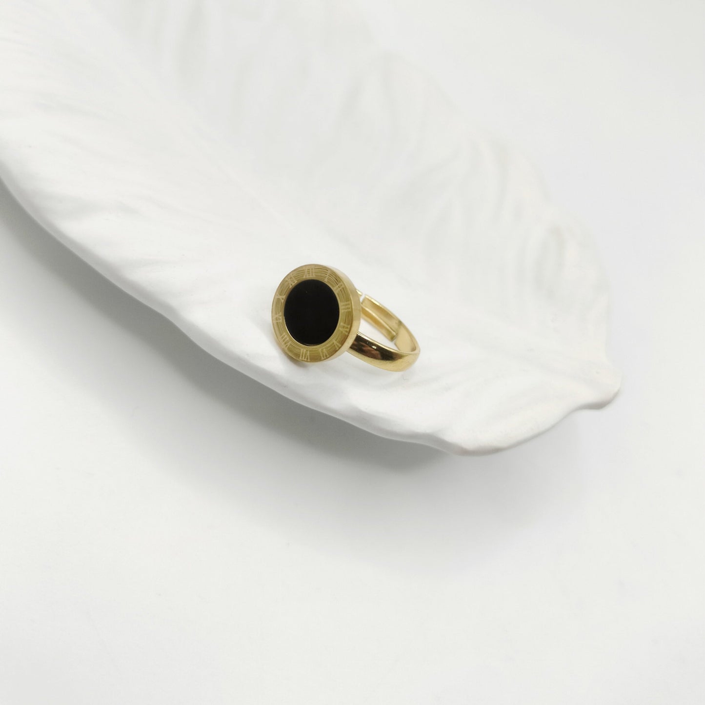 CIRCLE OF ELEGANCE RING