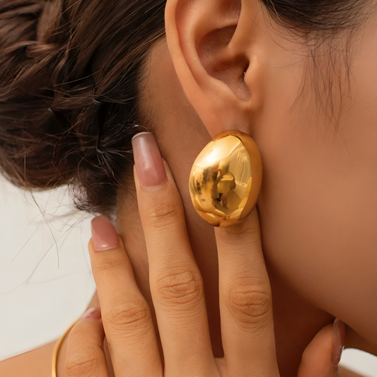 OVAL SHAPED EARRINGS